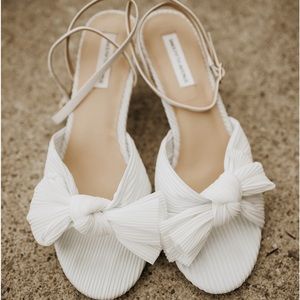 Beautiful bridal heels!